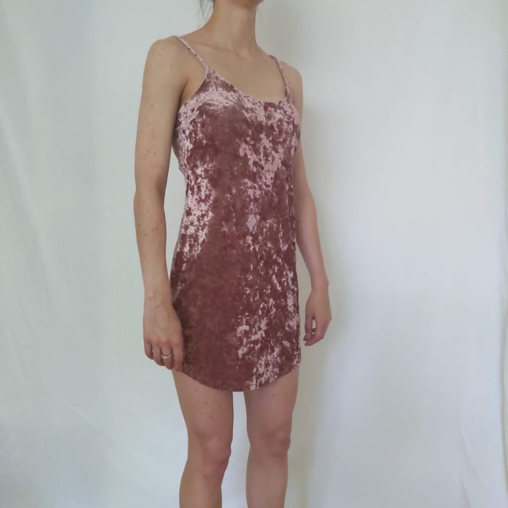S | Forever 21 | Blush Crushed Velvet Mini Dress